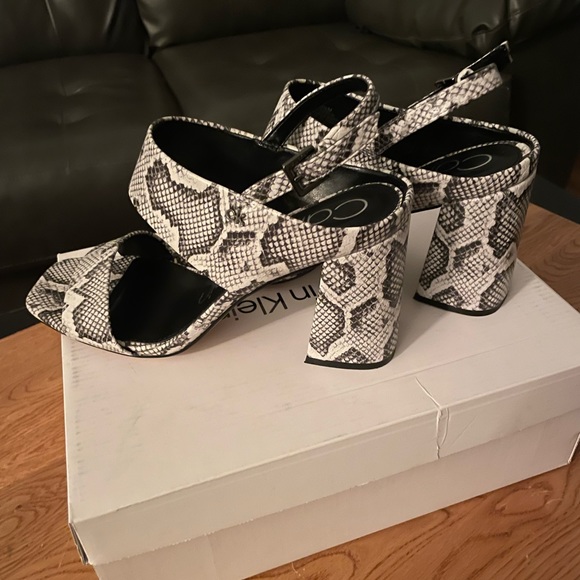 Calvin Klein Shoes - Picture 8 of 16